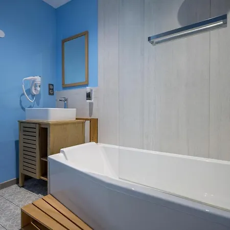 Chateau Du Beron 别墅 *